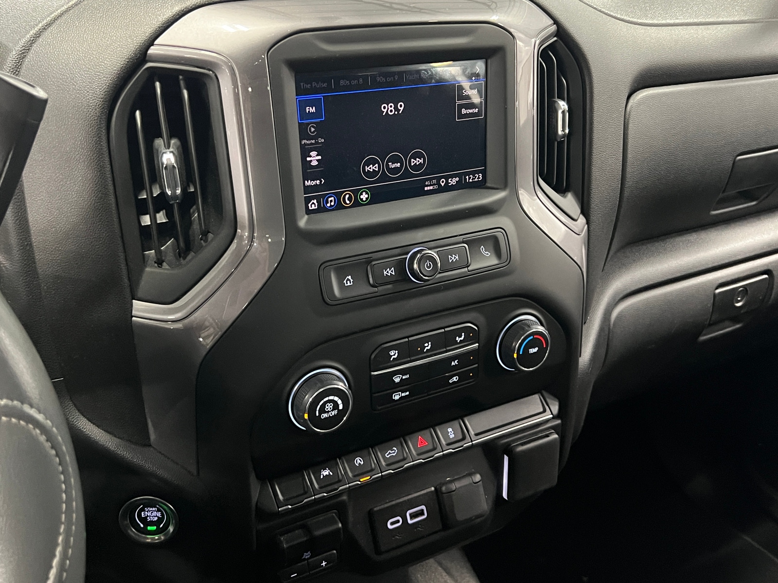 Thumbnail: 2024 Chevrolet Silverado 1500 - 4