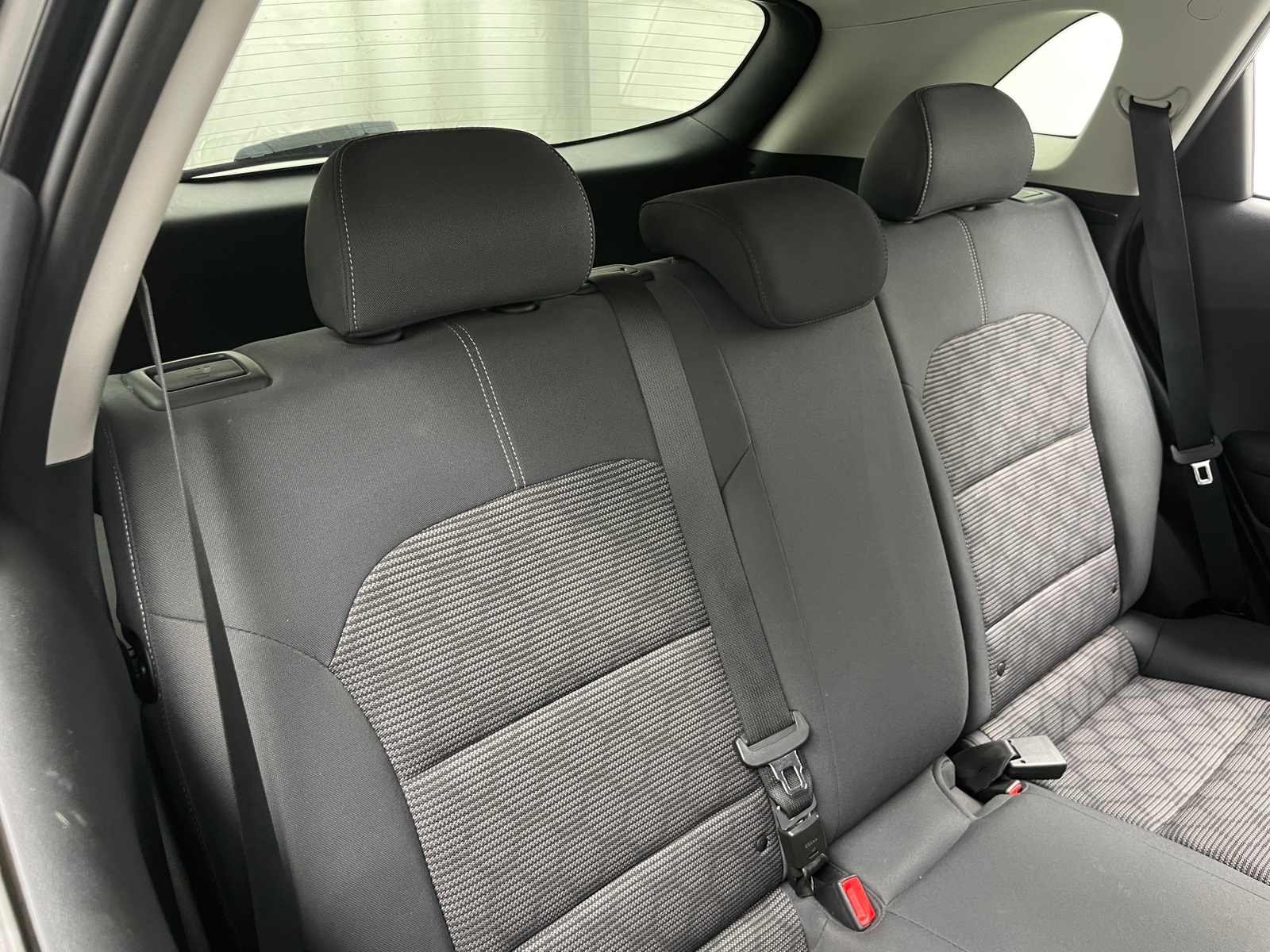 Thumbnail: 2020 Kia Niro - 6