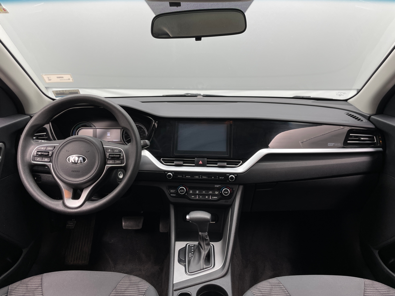 Thumbnail: 2020 Kia Niro - 3