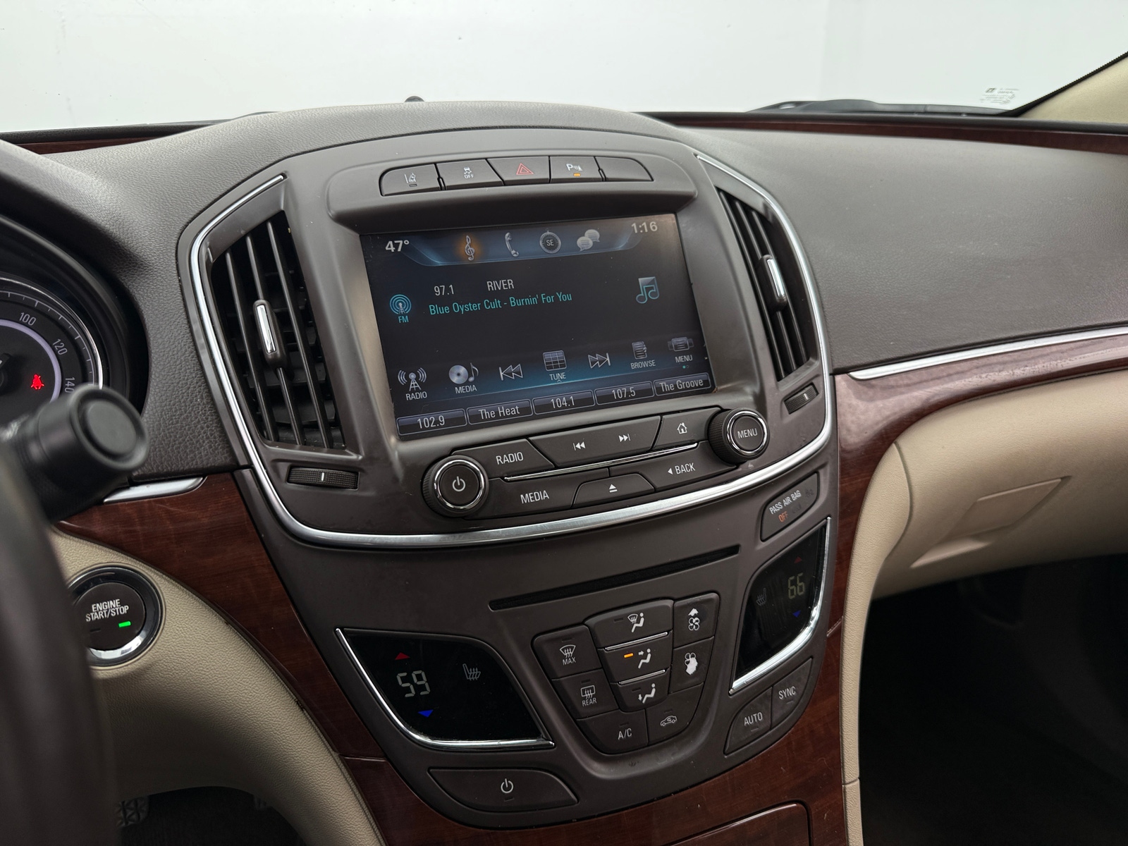 Thumbnail: 2017 Buick Regal - 3