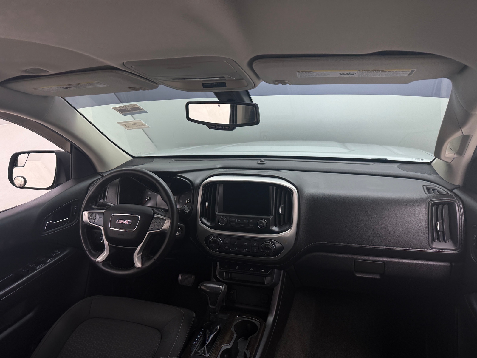 Thumbnail: 2016 GMC Canyon - 3