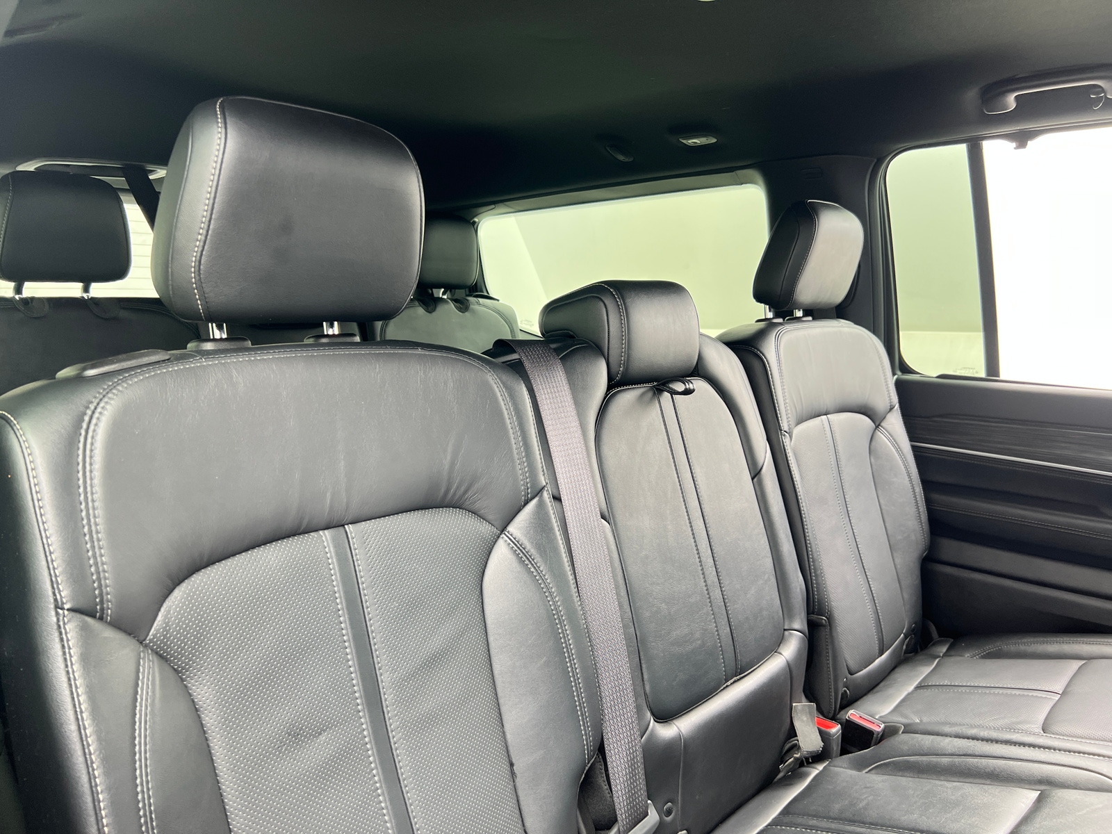 Thumbnail: 2022 Jeep Wagoneer - 5