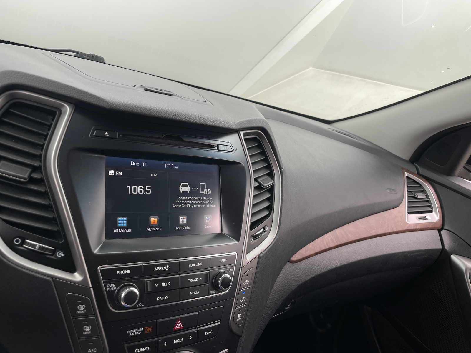 Thumbnail: 2017 Hyundai Santa Fe - 3