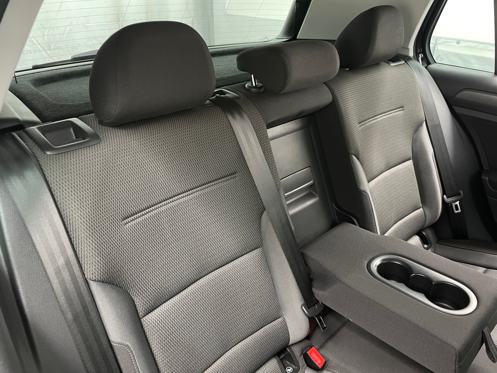 Thumbnail: 2017 Volkswagen e-Golf - 6