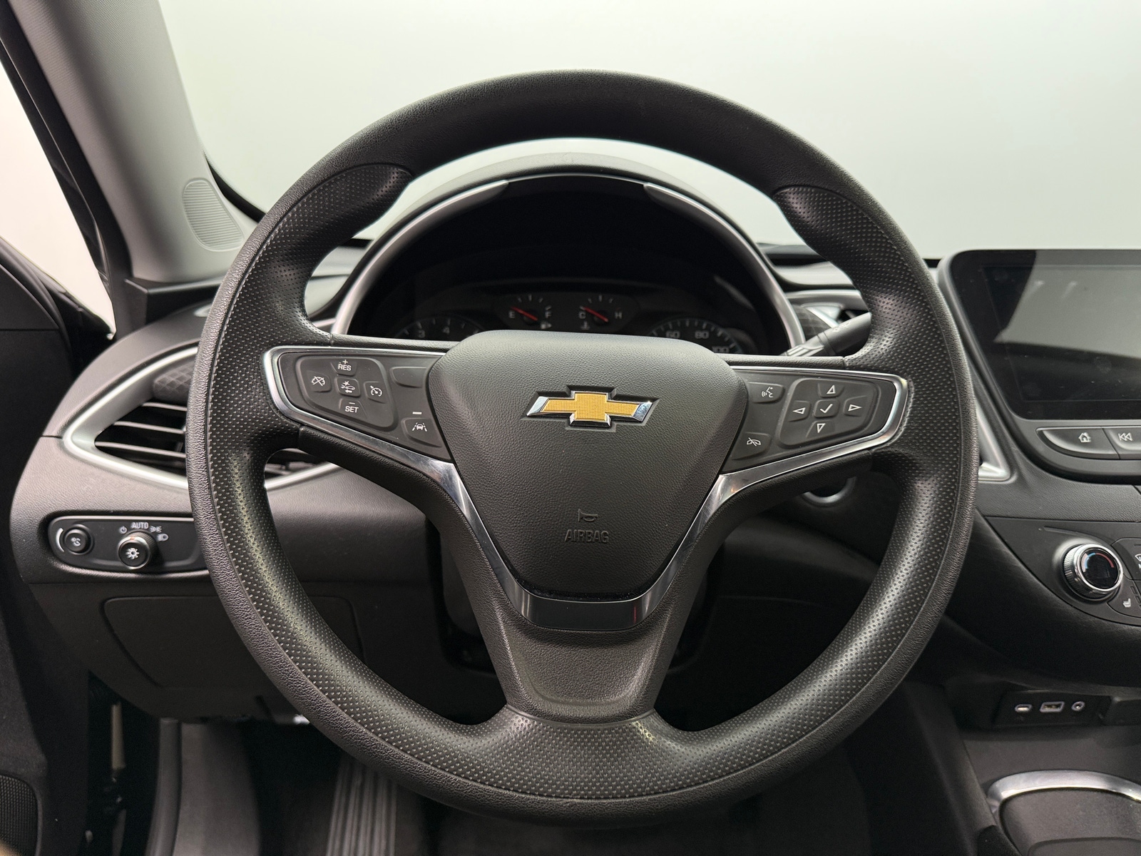 Thumbnail: 2024 Chevrolet Malibu - 5