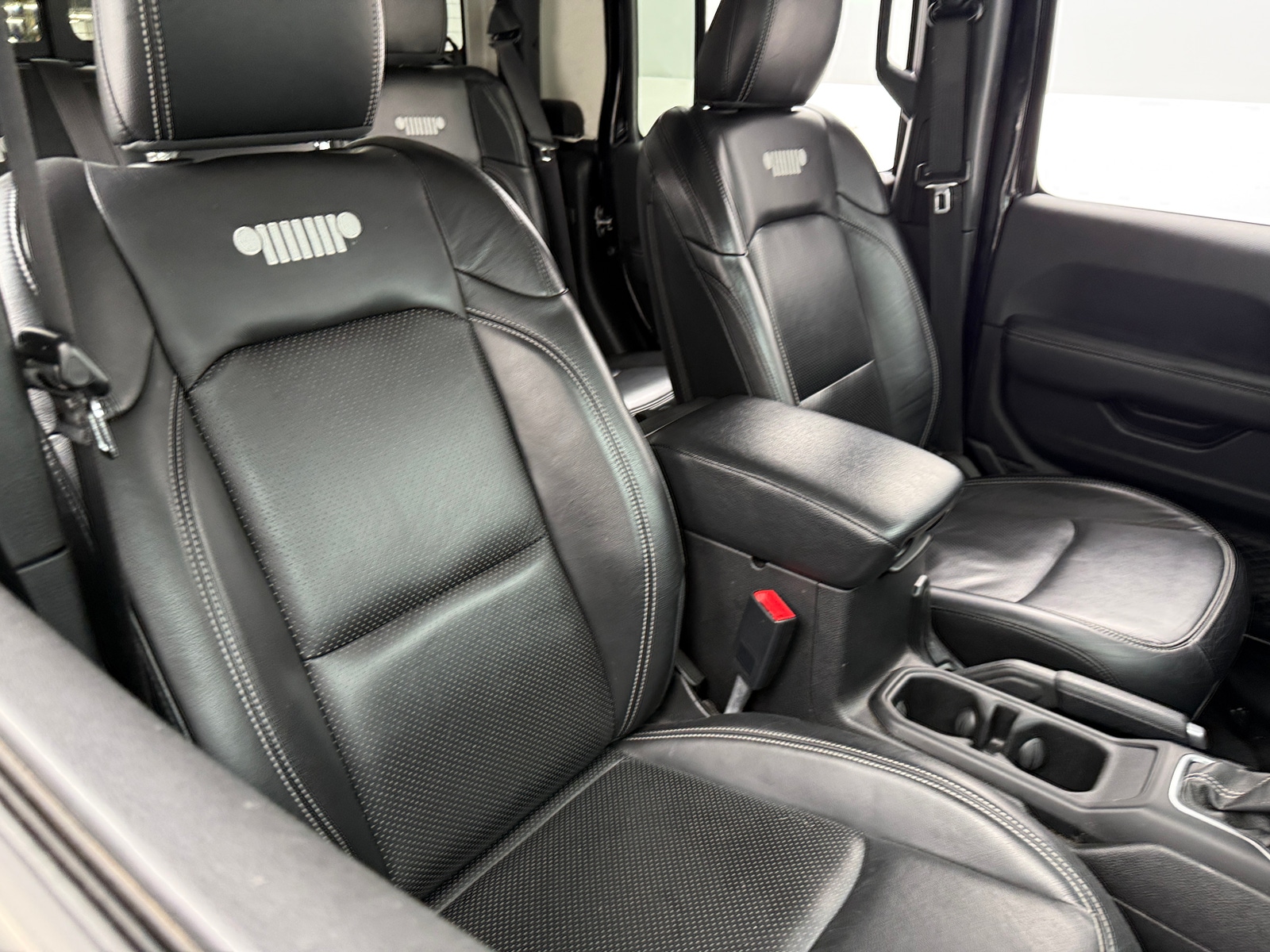 Thumbnail: 2020 Jeep Gladiator - 2