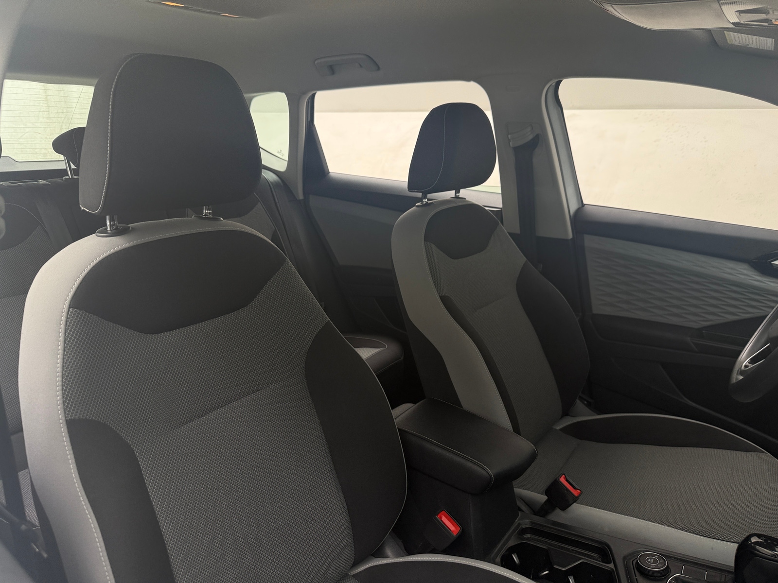 Thumbnail: 2022 Volkswagen Taos - 2