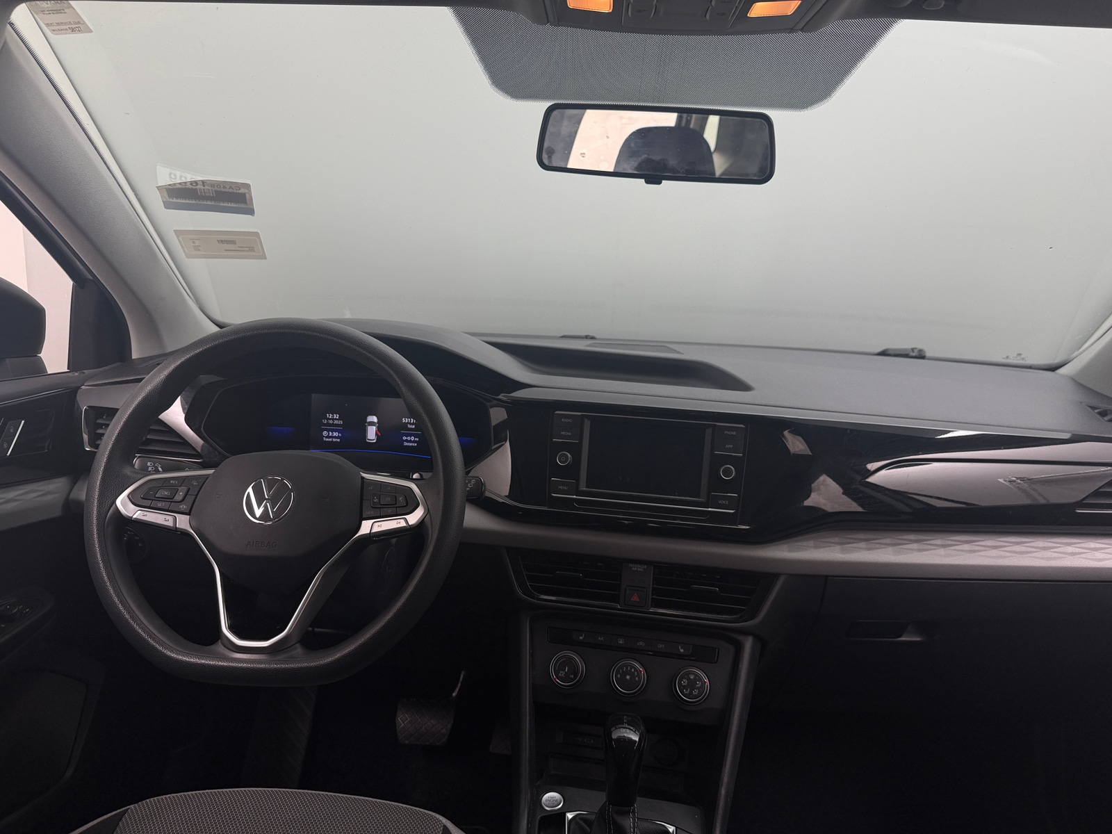 Thumbnail: 2022 Volkswagen Taos - 3