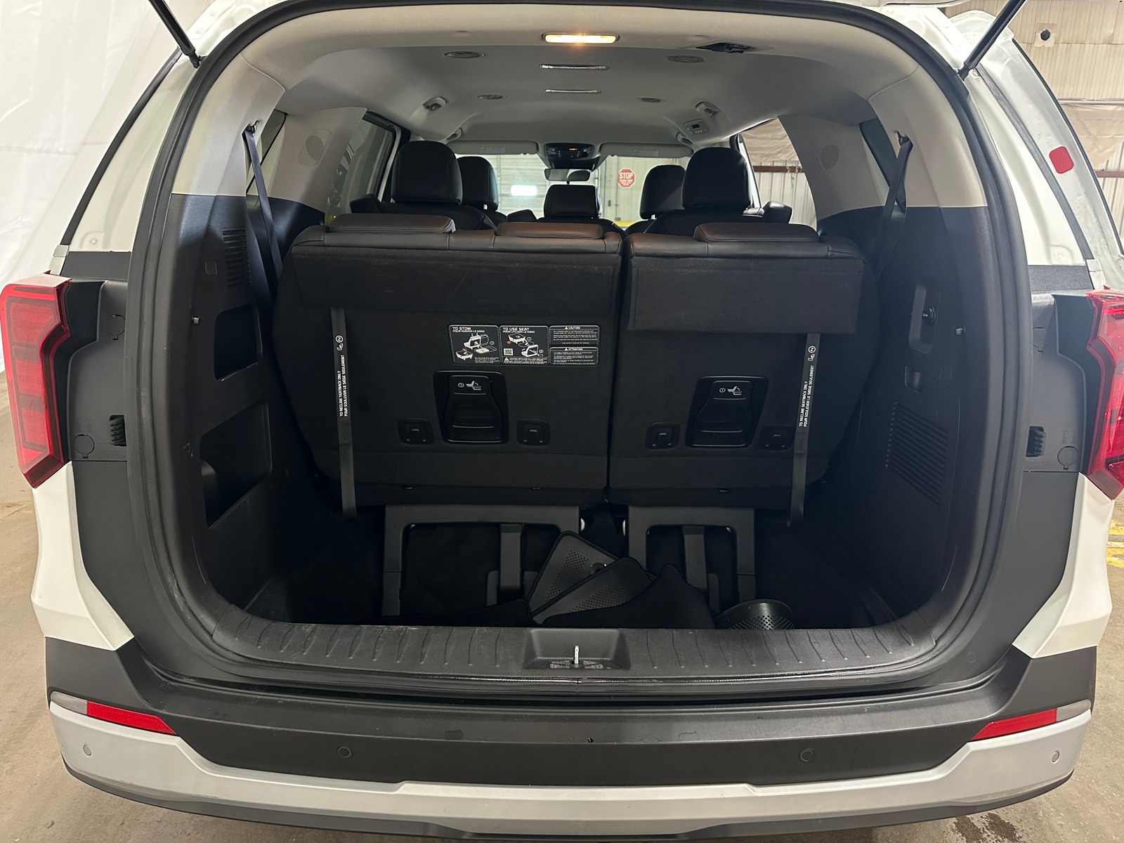 Thumbnail: 2025 Kia Carnival - 7