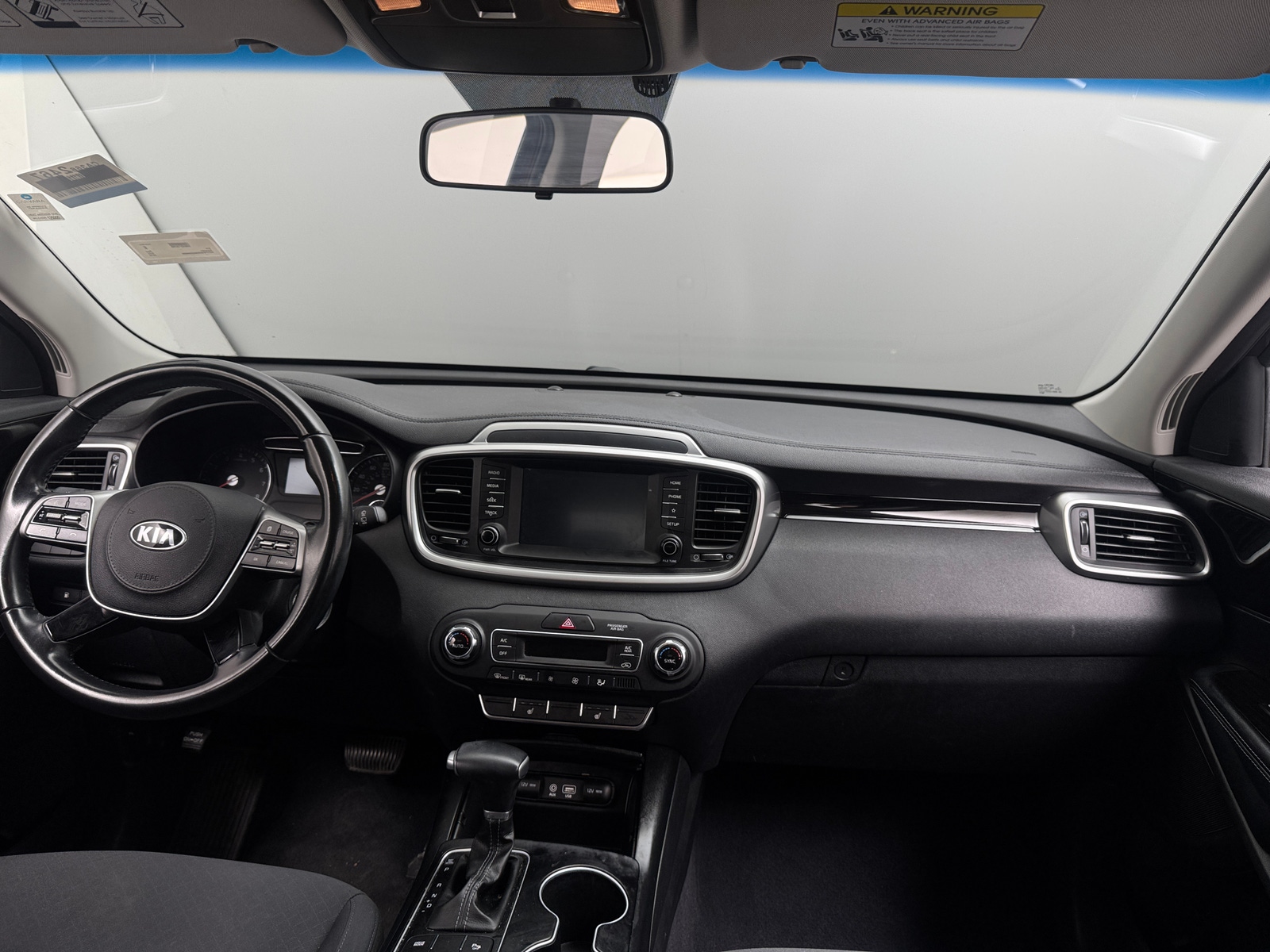 Thumbnail: 2019 Kia Sorento - 3