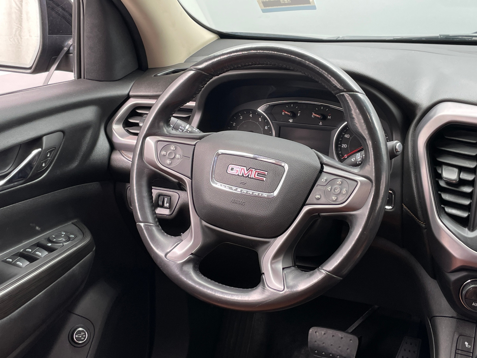 Thumbnail: 2018 GMC Acadia - 4