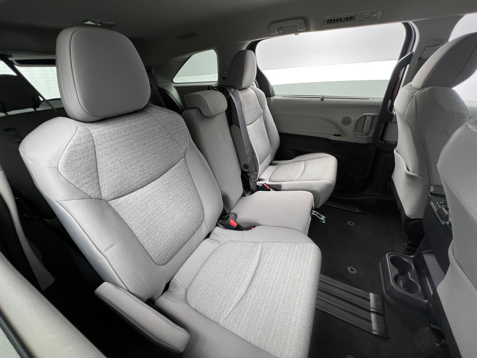 Thumbnail: 2023 Toyota Sienna - 6