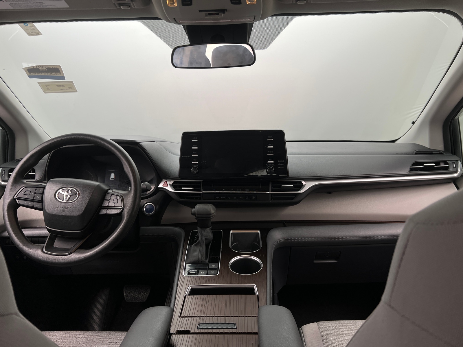 Thumbnail: 2023 Toyota Sienna - 3