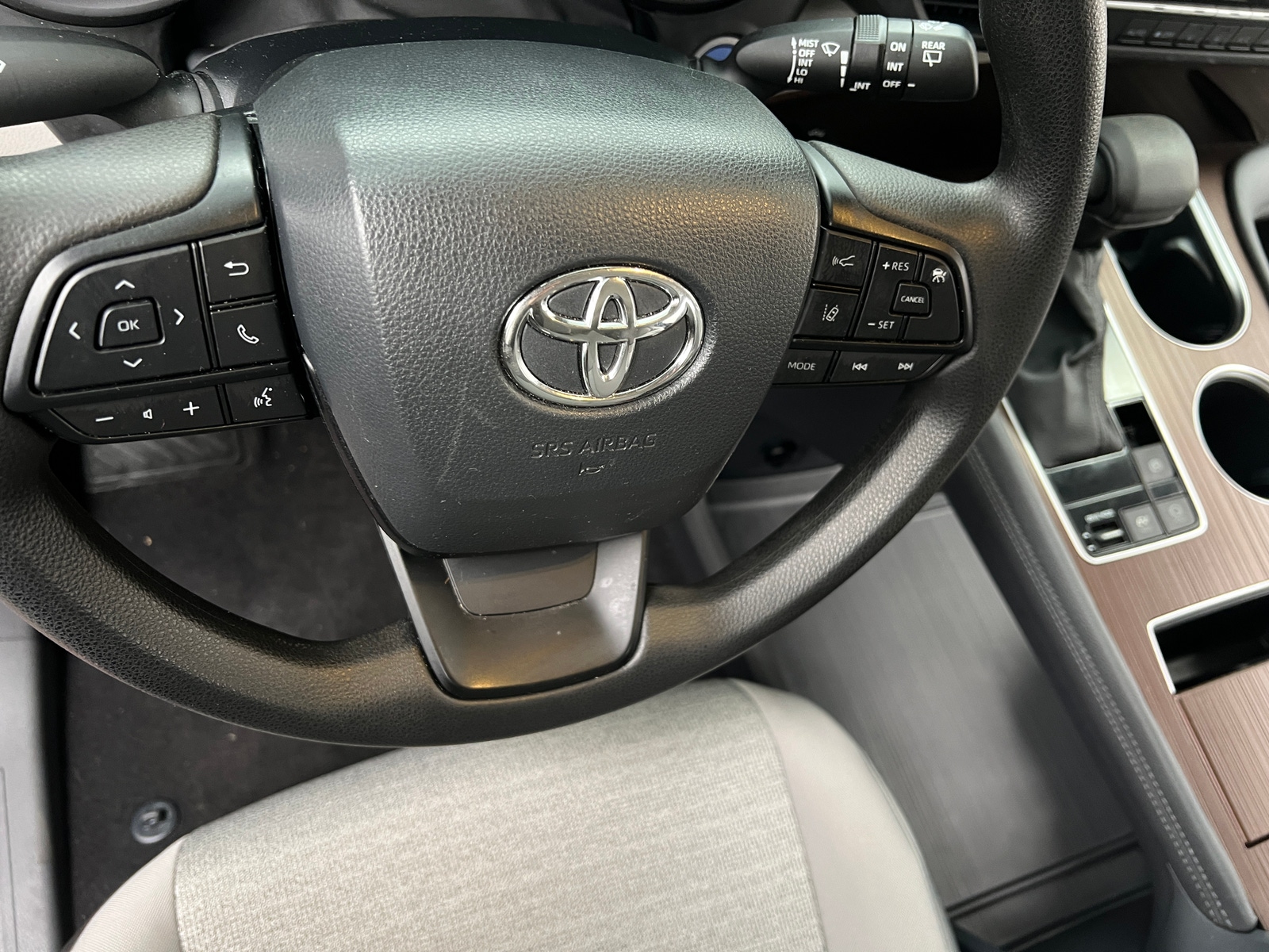 Thumbnail: 2023 Toyota Sienna - 5