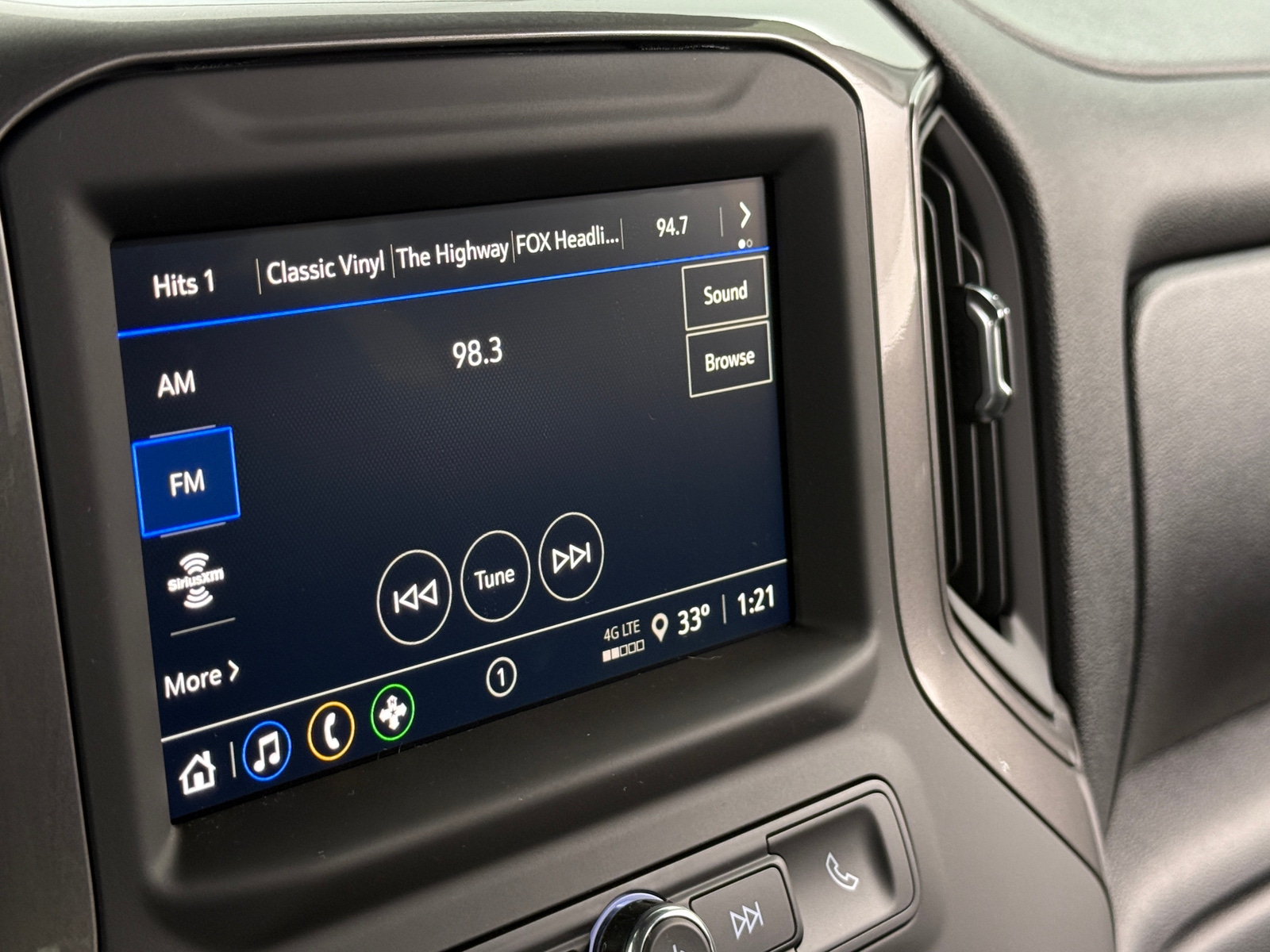 Thumbnail: 2025 Chevrolet Silverado 1500 - 4