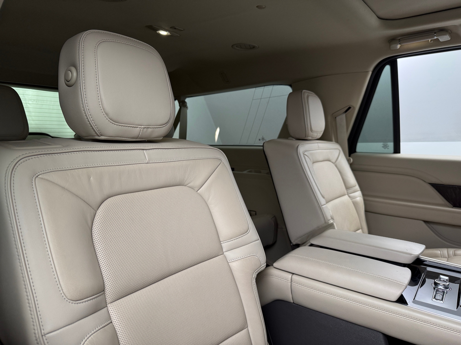 Thumbnail: 2018 Lincoln Navigator L - 5