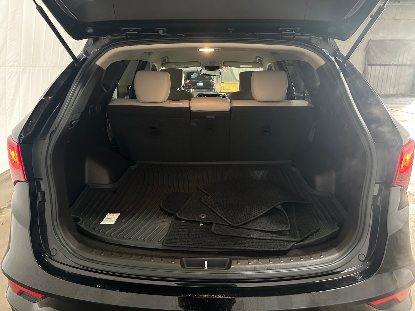 Thumbnail: 2017 Hyundai Santa Fe - 7