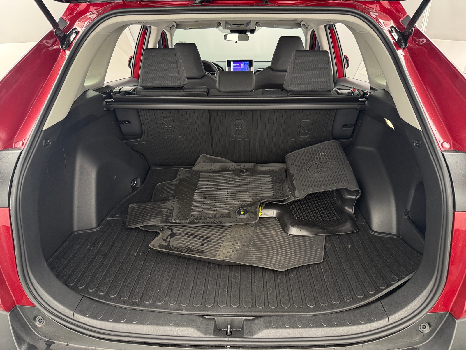 Thumbnail: 2025 Toyota RAV4 - 7