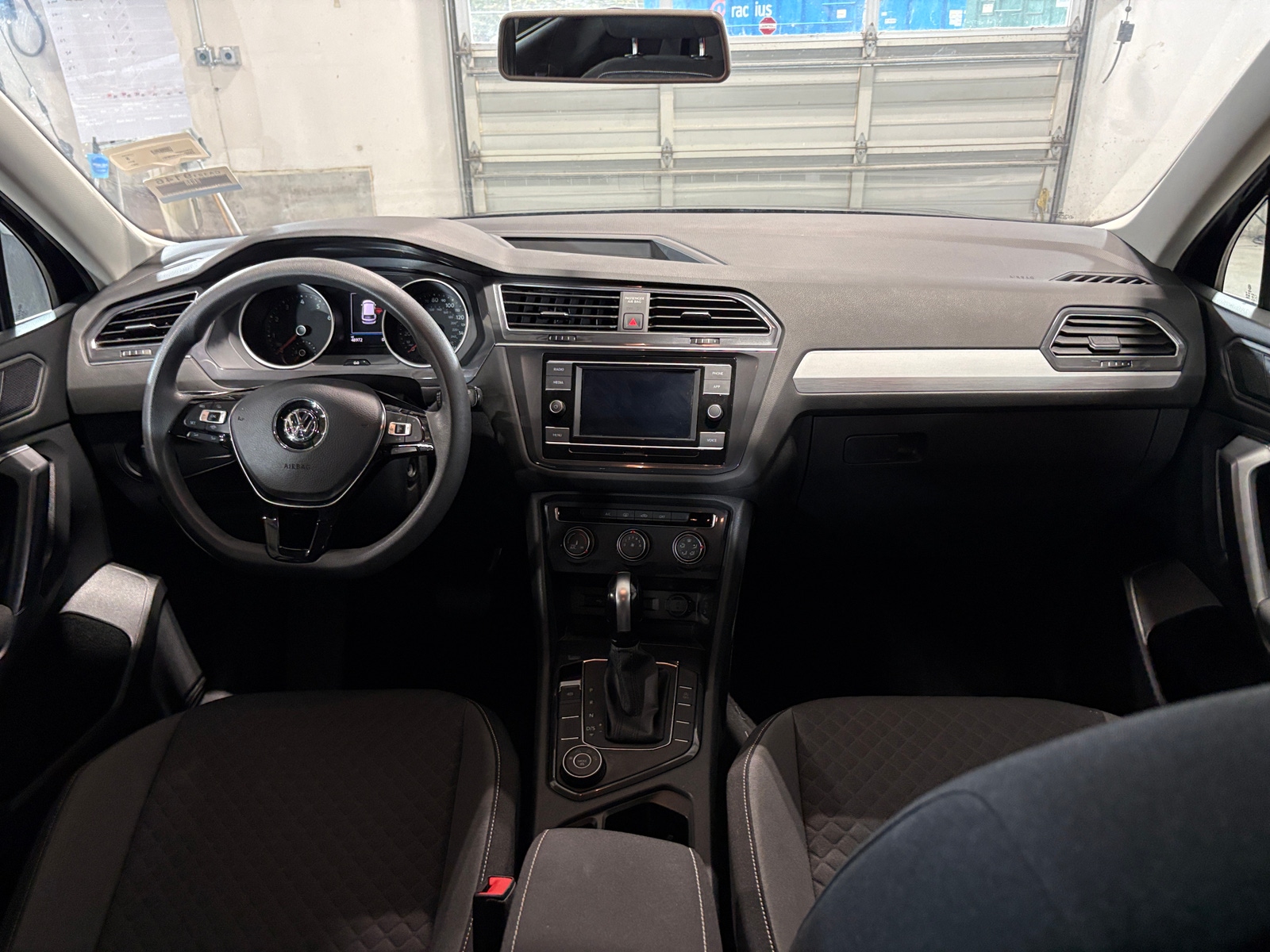 Thumbnail: 2021 Volkswagen Tiguan - 3