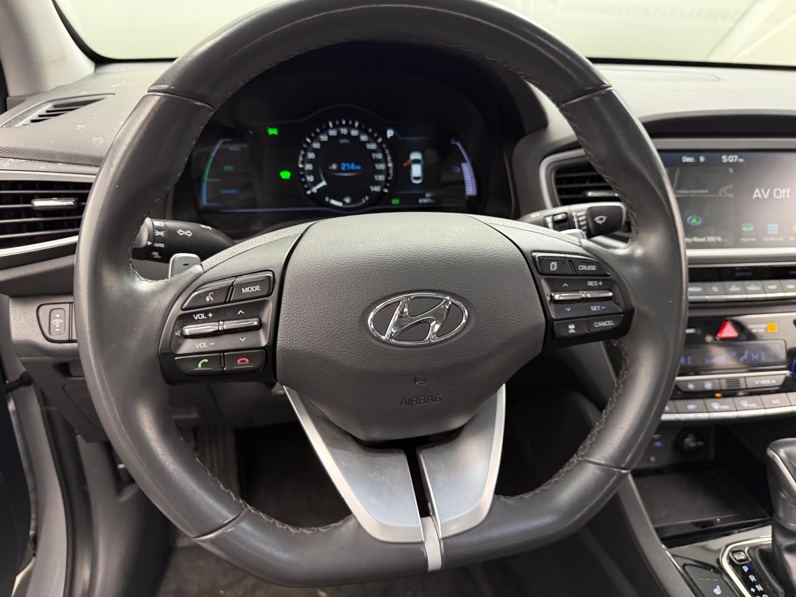 Thumbnail: 2019 Hyundai Ioniq - 4
