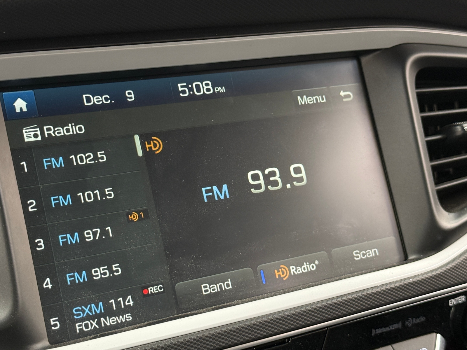 Thumbnail: 2019 Hyundai Ioniq - 3