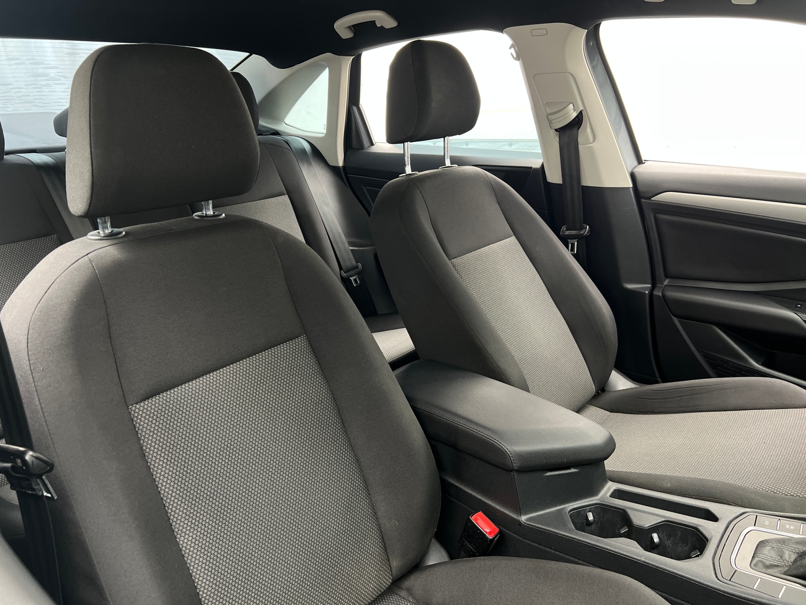 Thumbnail: 2019 Volkswagen Jetta - 2