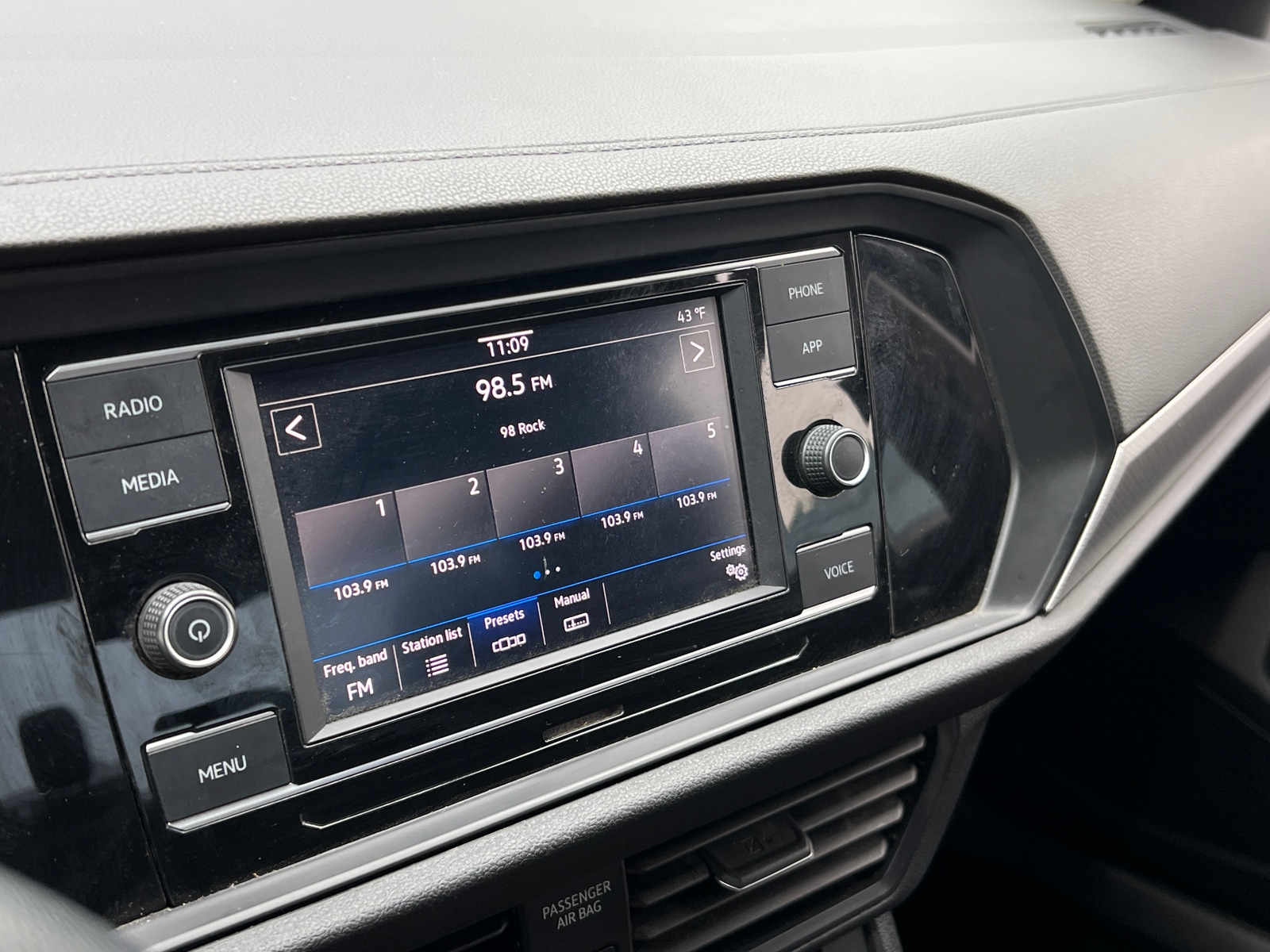 Thumbnail: 2019 Volkswagen Jetta - 4