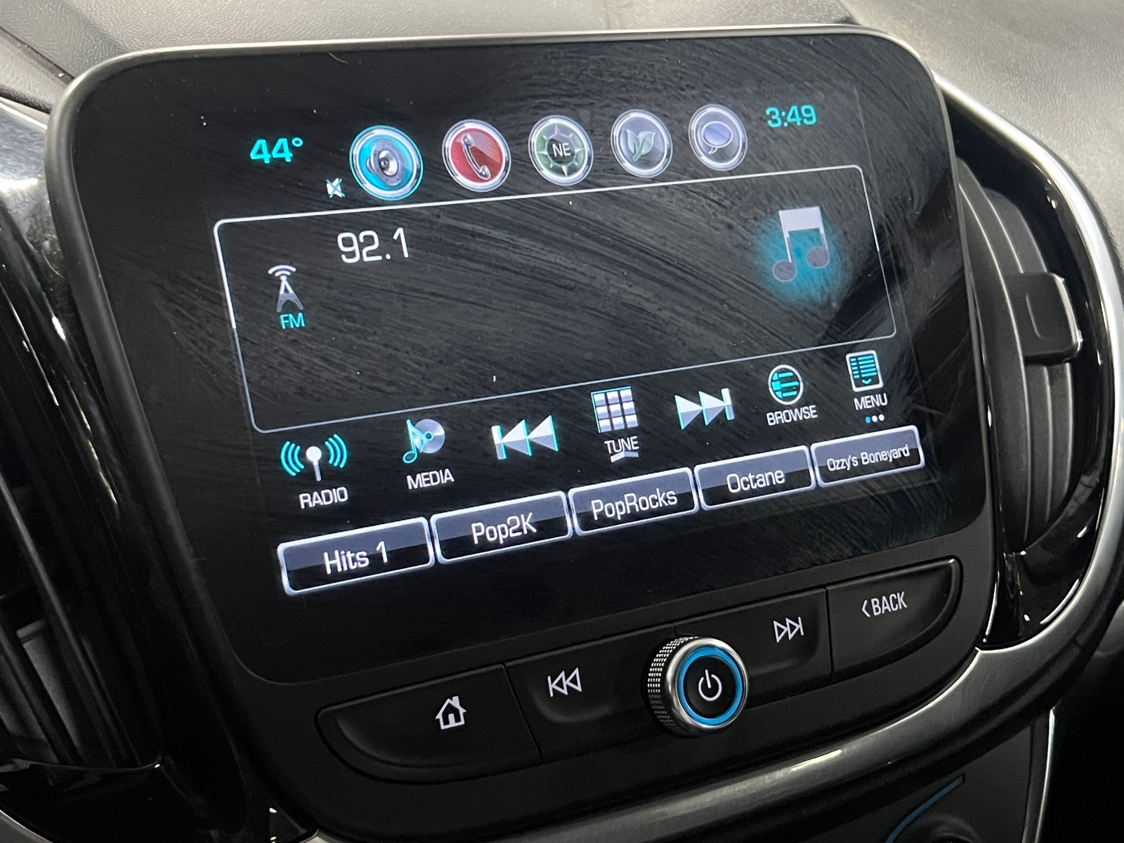 Thumbnail: 2017 Chevrolet Volt - 3