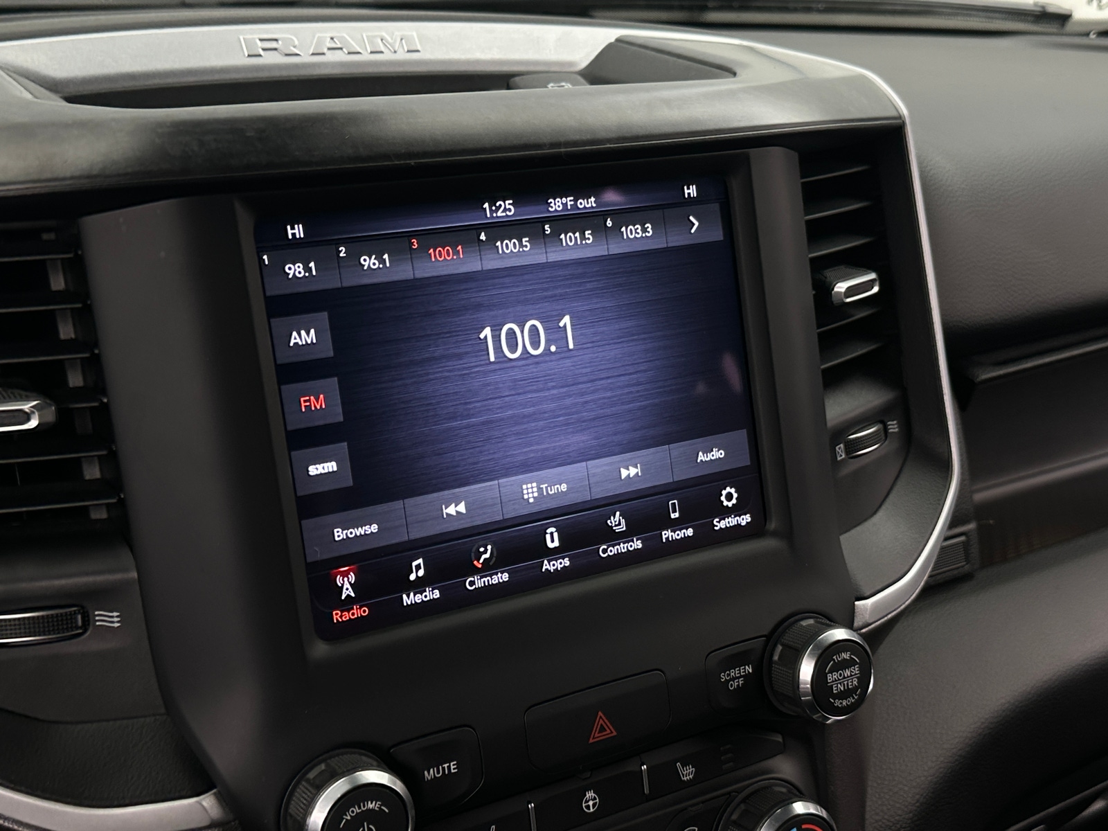 Thumbnail: 2020 RAM 1500 - 4