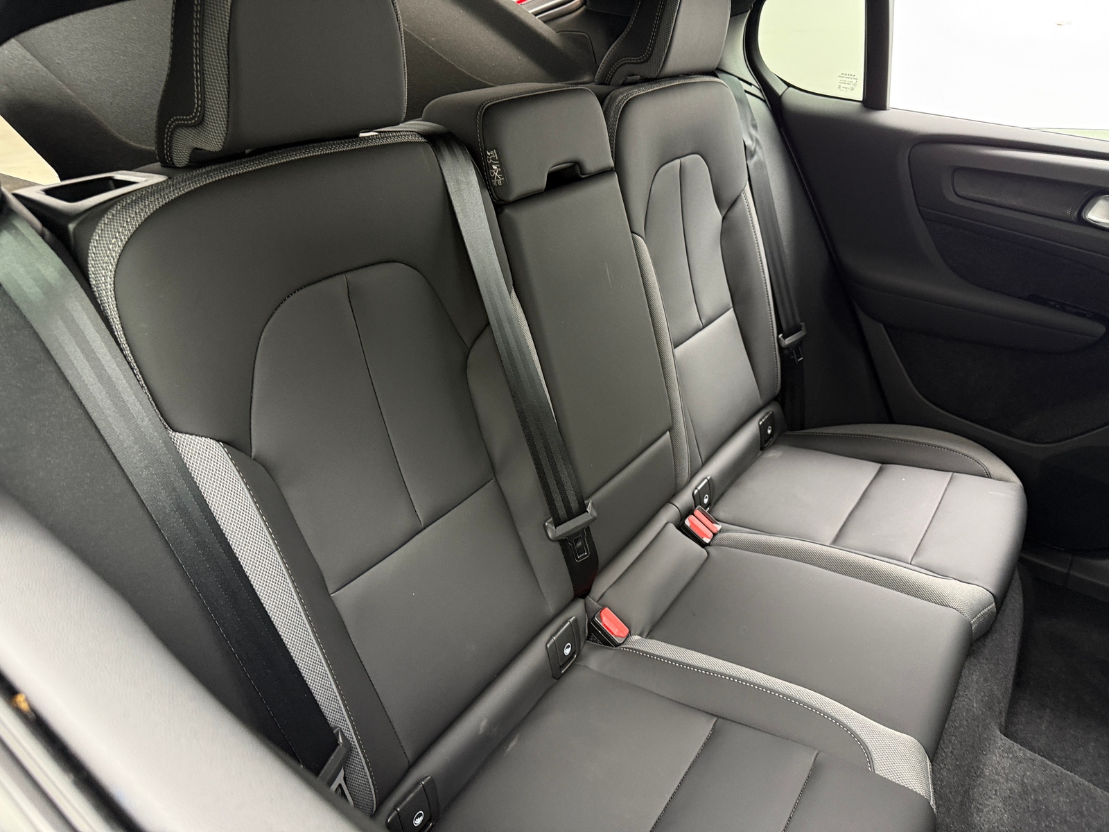 Thumbnail: 2024 Volvo C40 - 5