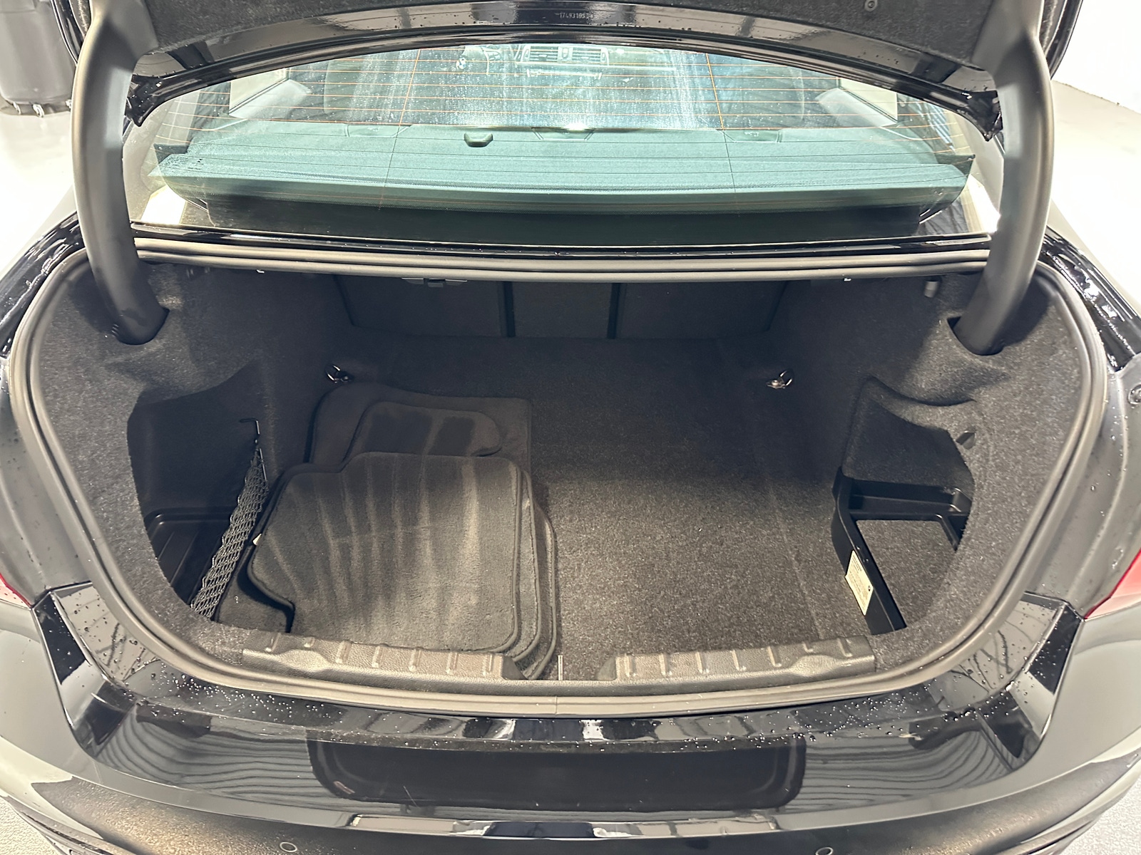 Thumbnail: 2018 BMW 3 Series - 6