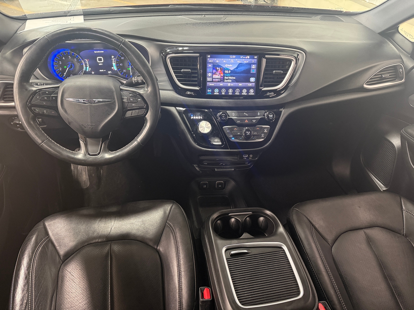 Thumbnail: 2020 Chrysler Pacifica - 2