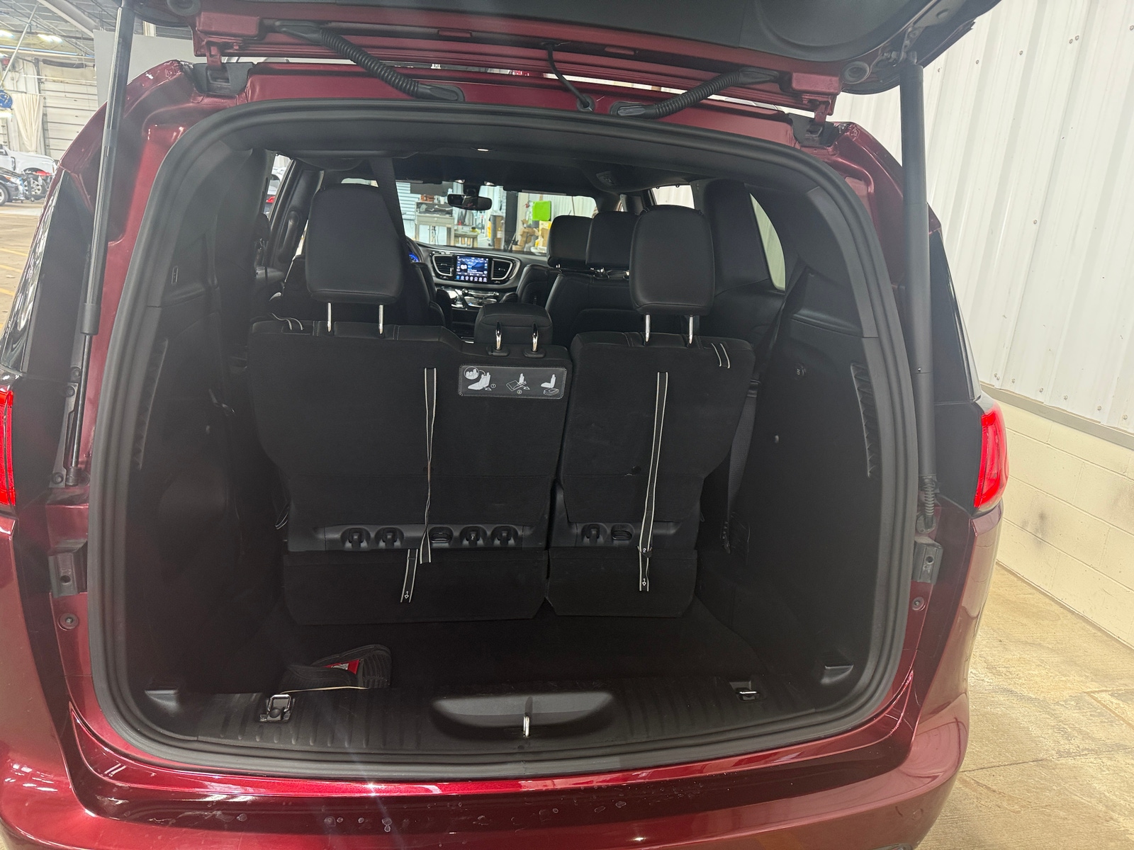 Thumbnail: 2020 Chrysler Pacifica - 6