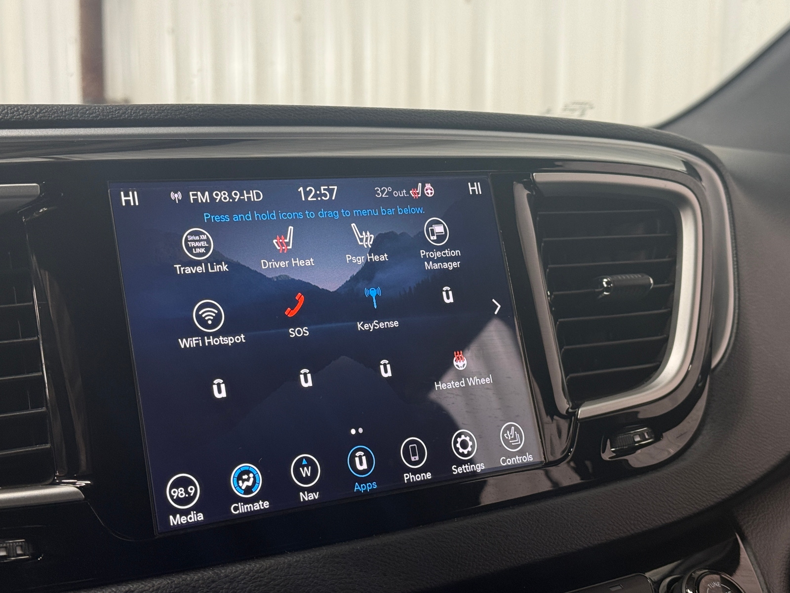 Thumbnail: 2020 Chrysler Pacifica - 3