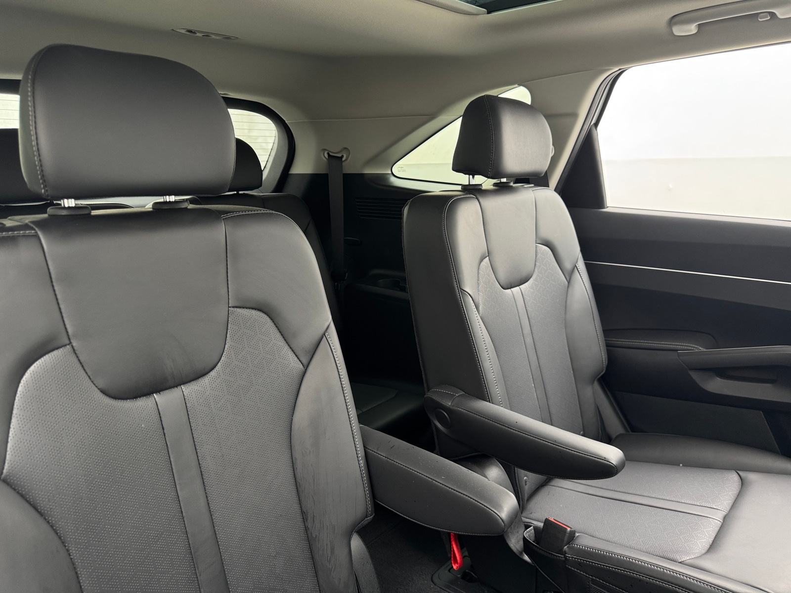 Thumbnail: 2023 Kia Sorento - 5