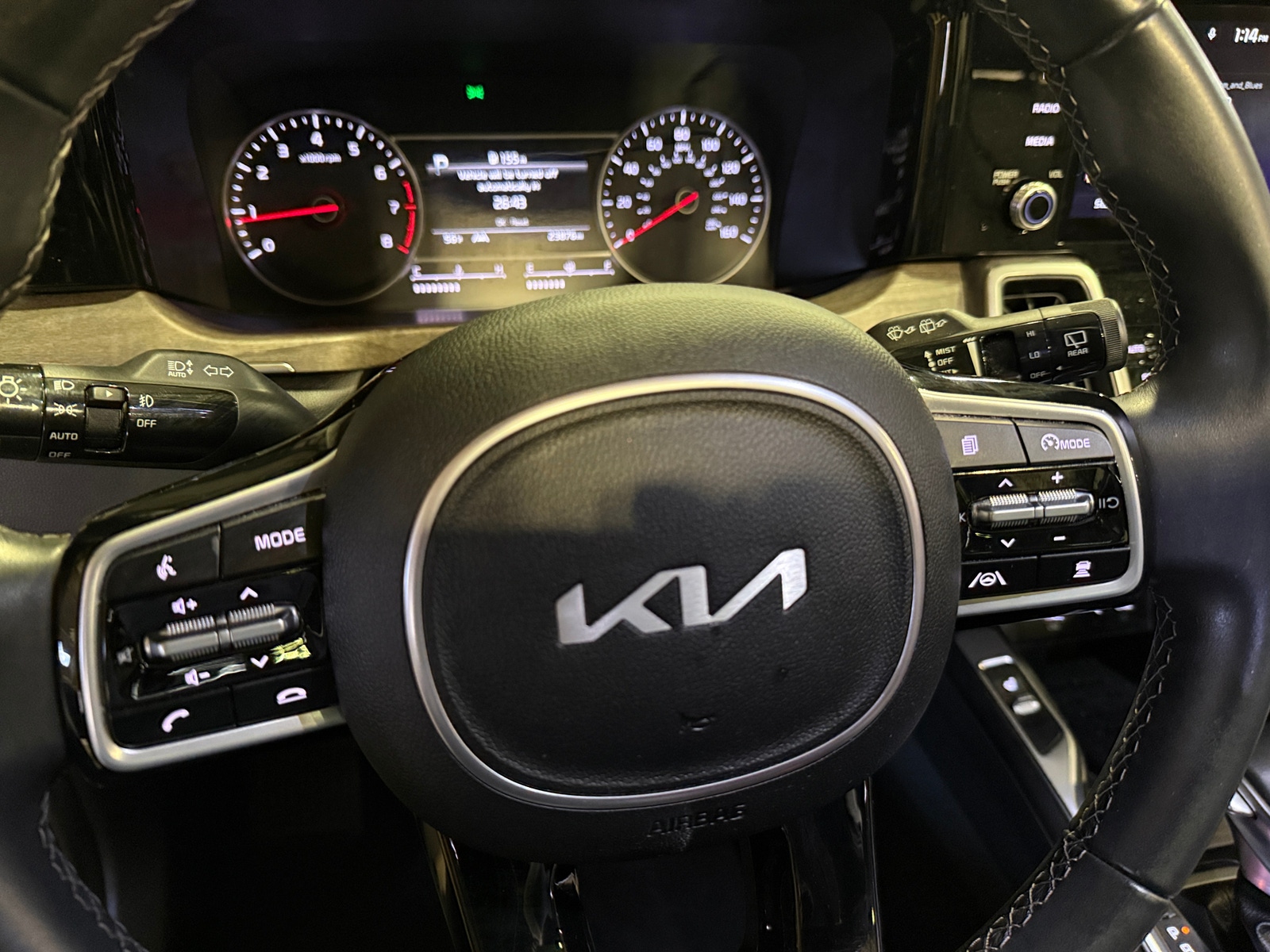 Thumbnail: 2023 Kia Sorento - 4