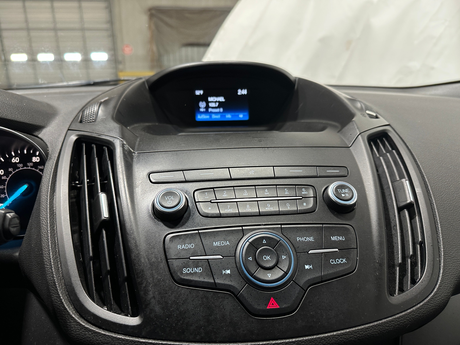 Thumbnail: 2019 Ford Escape - 4