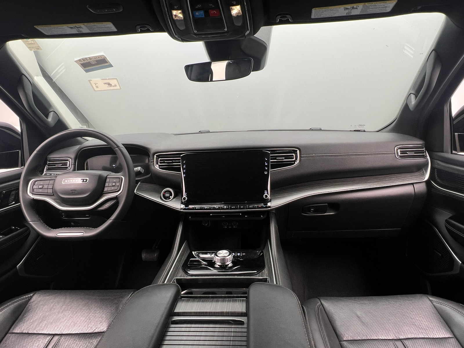 Thumbnail: 2023 Jeep Wagoneer - 2