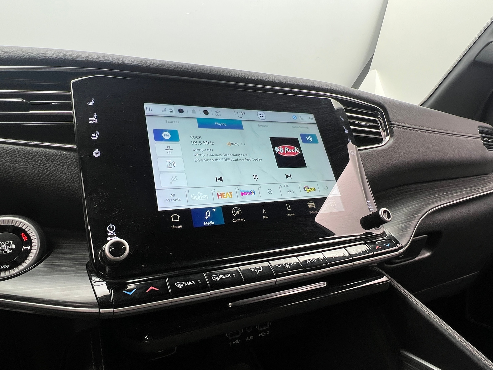 Thumbnail: 2023 Jeep Wagoneer - 3