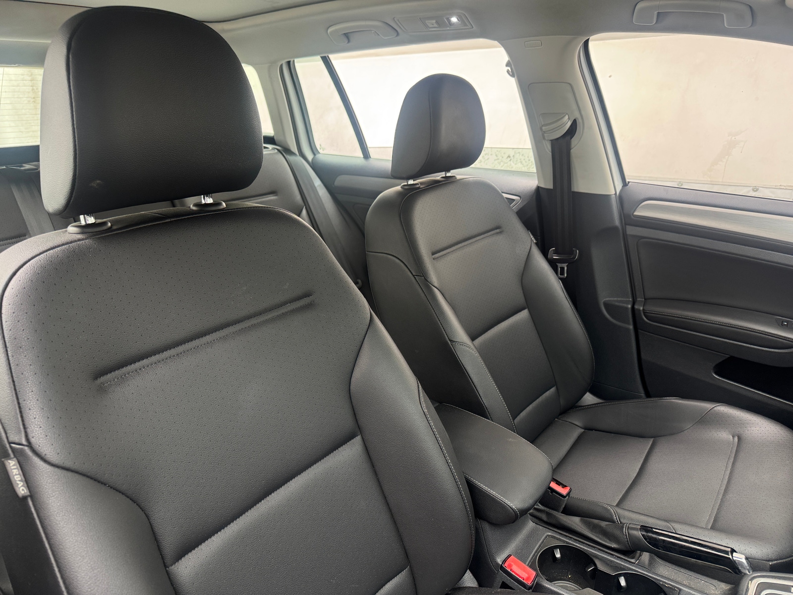 Thumbnail: 2017 Volkswagen e-Golf - 2