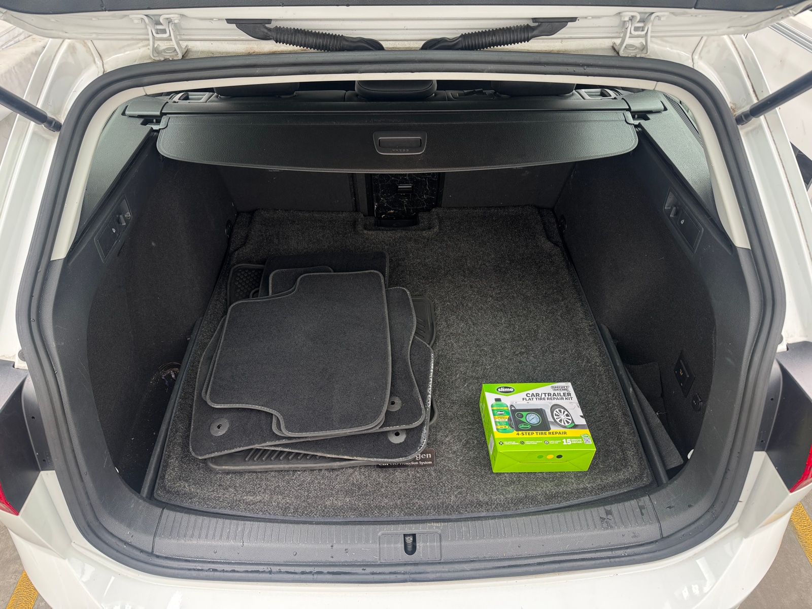 Thumbnail: 2017 Volkswagen e-Golf - 7