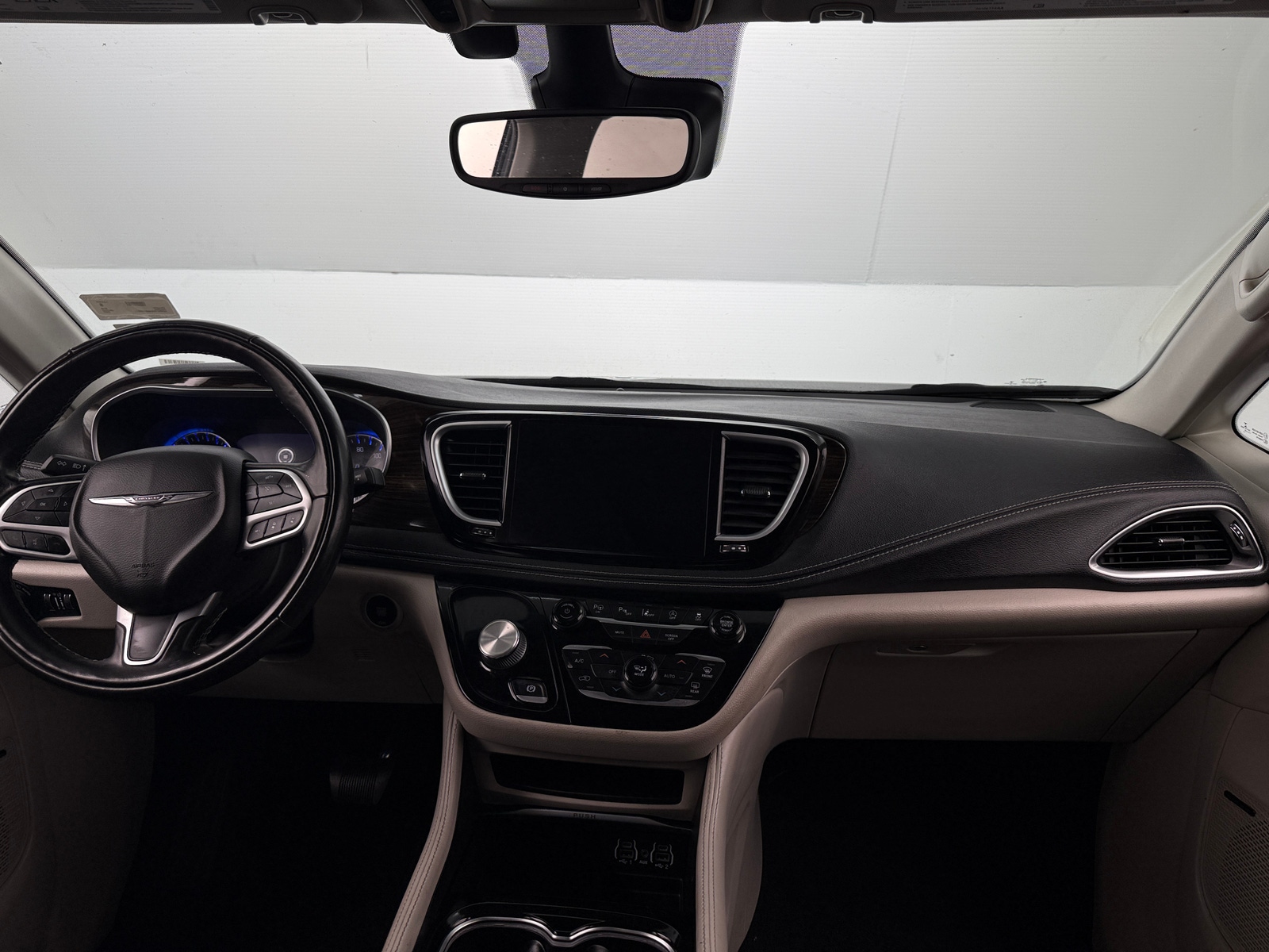 Thumbnail: 2022 Chrysler Pacifica - 2