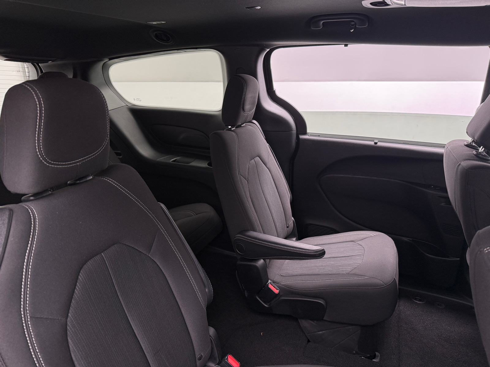 Thumbnail: 2018 Chrysler Pacifica - 6