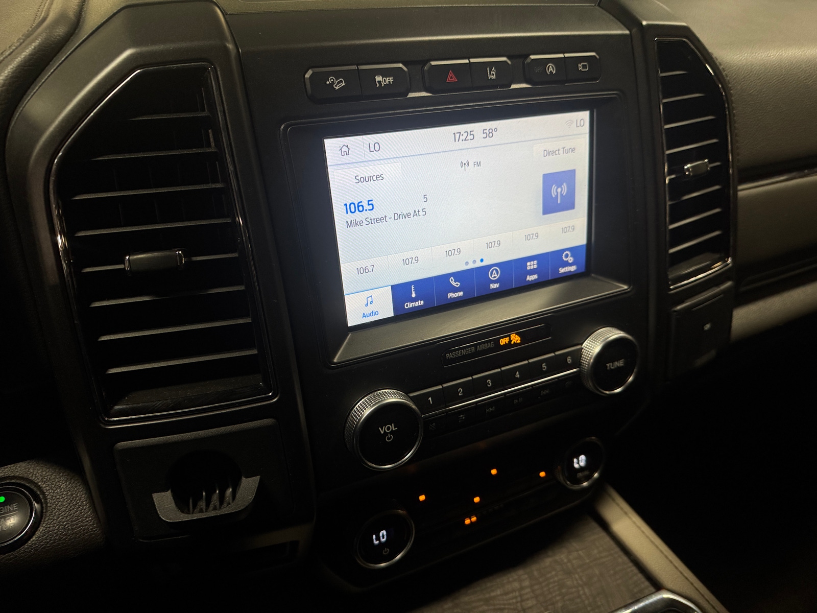 Thumbnail: 2020 Ford Expedition - 3