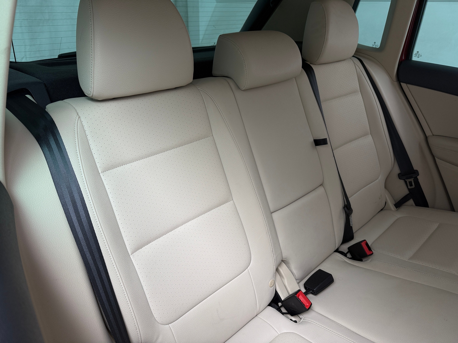 Thumbnail: 2016 Volkswagen Tiguan - 6