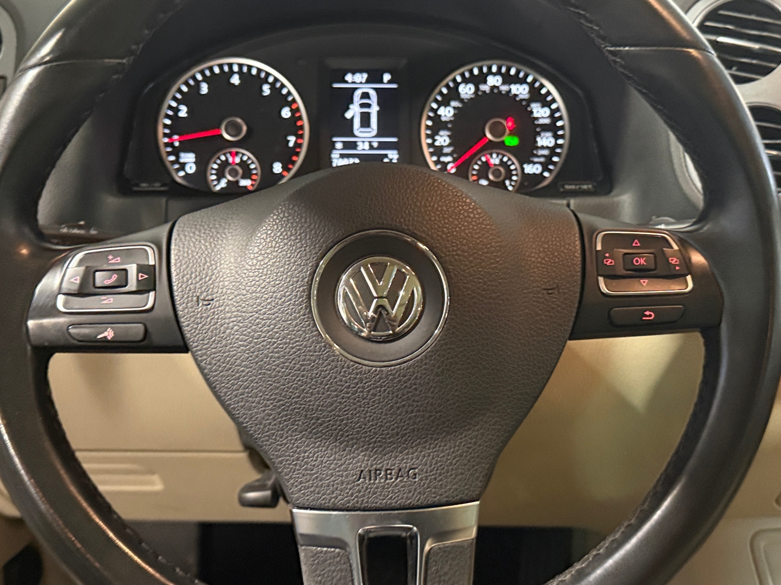 Thumbnail: 2016 Volkswagen Tiguan - 5