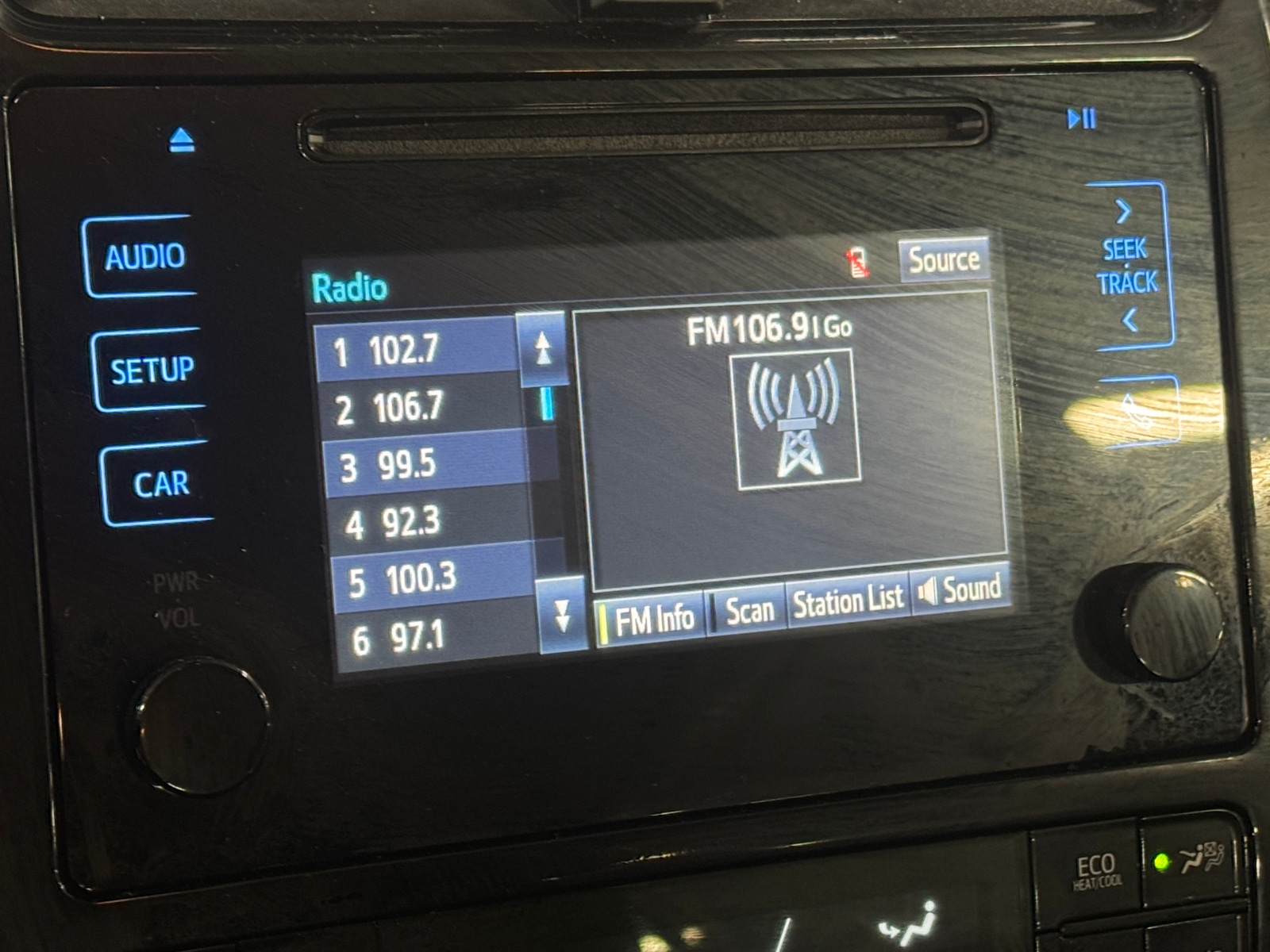 Thumbnail: 2018 Toyota Prius - 4