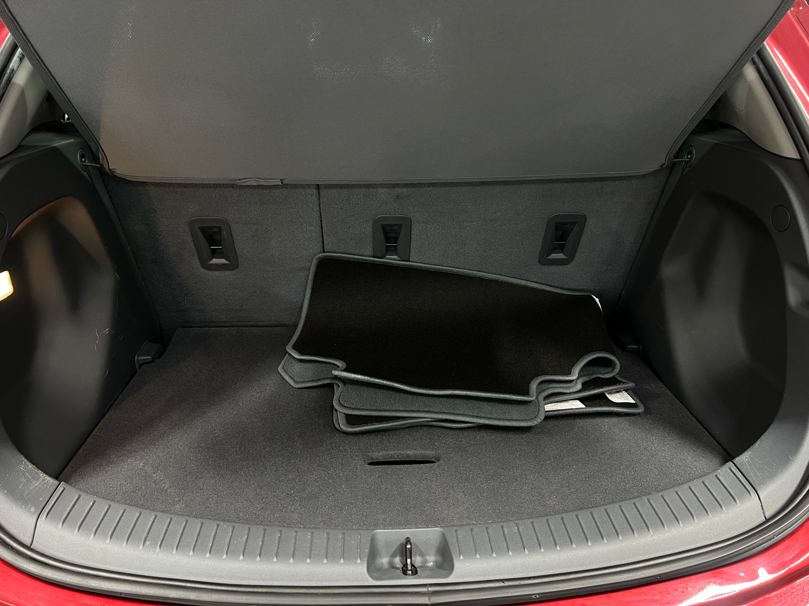 Thumbnail: 2020 Chevrolet Bolt EV - 6