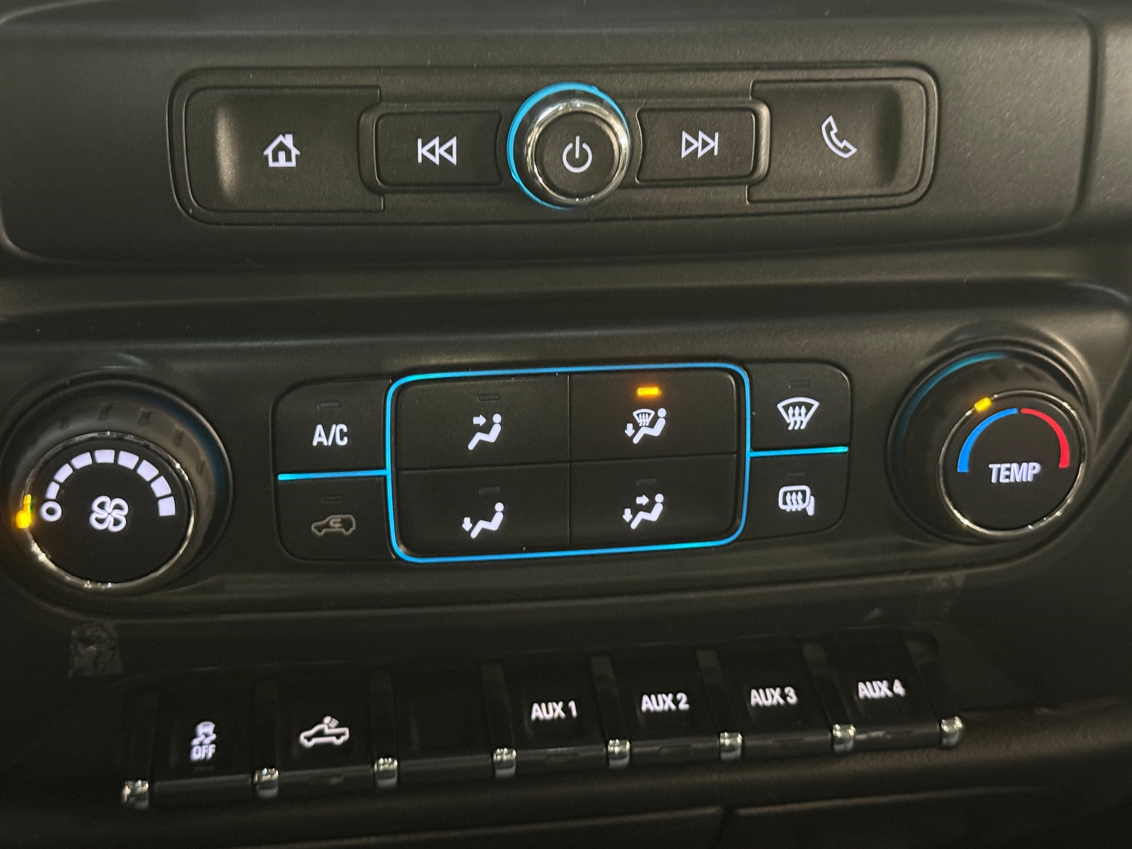 Thumbnail: 2017 Chevrolet Silverado 1500 - 4