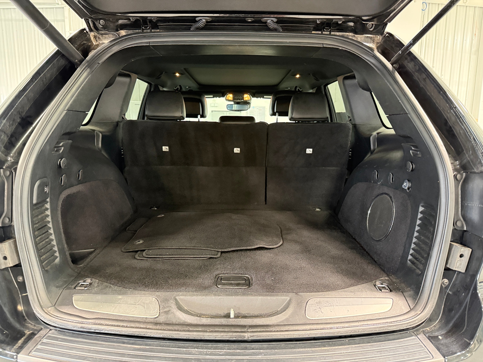 Thumbnail: 2019 Jeep Grand Cherokee - 6